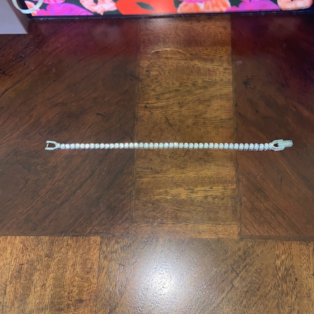 Beautiful sparkly tennis bracelet